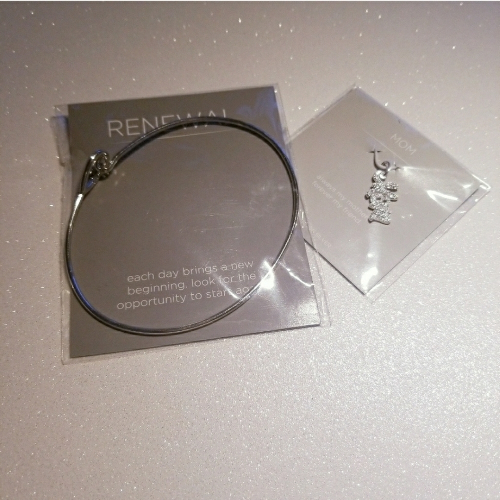 Origami Owl Mom cored bracelet